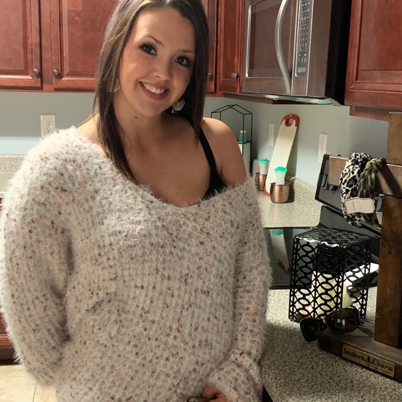 Please fiollow is on IG,TikTok FB and Twitter - Picture 10 of 13